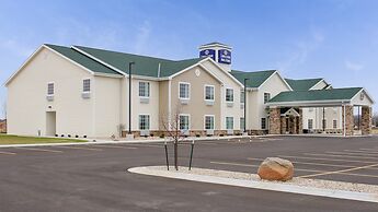 Cobblestone Hotel & Suites – Pulaski/Green Bay