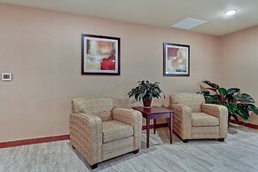 Cobblestone Hotel & Suites – Pulaski/Green Bay