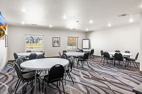 Cobblestone Hotel & Suites – Pulaski/Green Bay