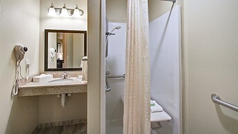 Cobblestone Hotel & Suites – Pulaski/Green Bay