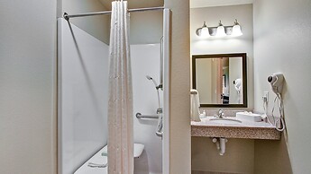 Cobblestone Hotel & Suites – Pulaski/Green Bay