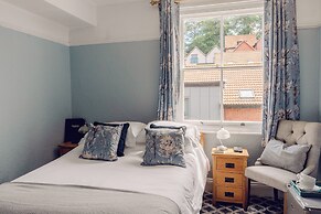Broomfield House