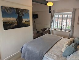 Lea House Bed and Breakfast