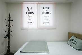 Spacious Apartment in Central Seoul