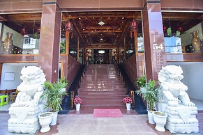 San San Hotel