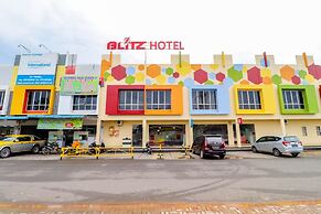 Blitz Hotel Batam Near Sultan Mahmud Ri'ayat Shah Mosque