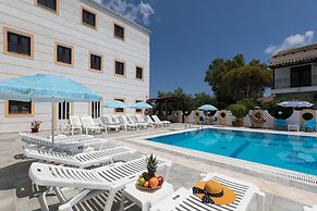 Lefkimi Hotel