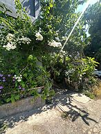 Sari Buana Bed & Breakfast