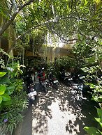 Sari Buana Bed & Breakfast