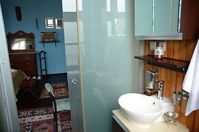 Cunda Zehra Teyzenin Evi