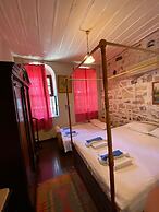 Cunda Zehra Teyzenin Evi