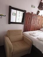 Cunda Zehra Teyzenin Evi