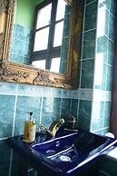 Cunda Zehra Teyzenin Evi