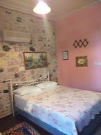 Cunda Zehra Teyzenin Evi