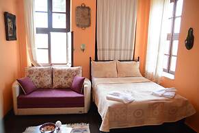 Cunda Zehra Teyzenin Evi