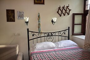 Cunda Zehra Teyzenin Evi