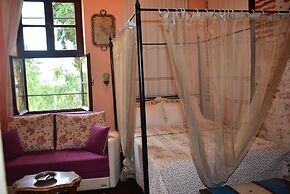 Cunda Zehra Teyzenin Evi