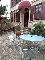 Cunda Zehra Teyzenin Evi