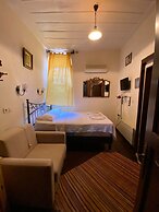 Cunda Zehra Teyzenin Evi