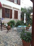 Cunda Zehra Teyzenin Evi