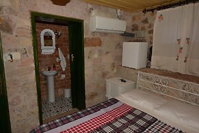 Cunda Zehra Teyzenin Evi