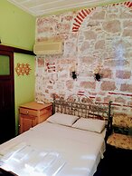 Cunda Zehra Teyzenin Evi