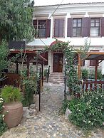 Cunda Zehra Teyzenin Evi