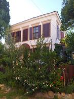 Cunda Zehra Teyzenin Evi