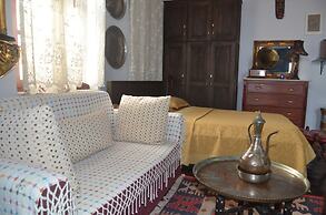 Cunda Zehra Teyzenin Evi