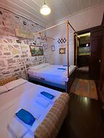 Cunda Zehra Teyzenin Evi