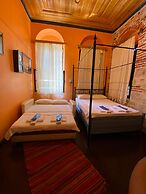 Cunda Zehra Teyzenin Evi