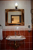 Cunda Zehra Teyzenin Evi