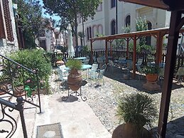 Cunda Zehra Teyzenin Evi