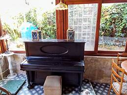 Cunda Zehra Teyzenin Evi