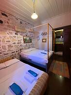 Cunda Zehra Teyzenin Evi