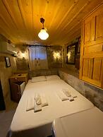 Cunda Zehra Teyzenin Evi