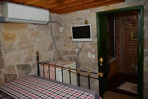 Cunda Zehra Teyzenin Evi