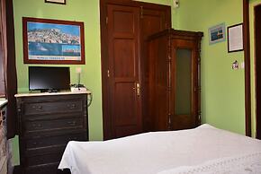 Cunda Zehra Teyzenin Evi