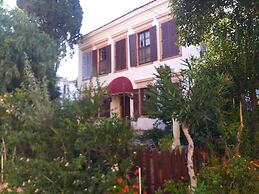 Cunda Zehra Teyzenin Evi