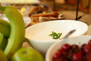 Cunda Zehra Teyzenin Evi