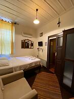 Cunda Zehra Teyzenin Evi