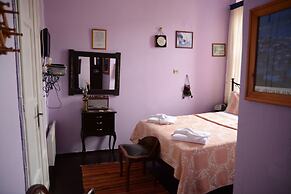 Cunda Zehra Teyzenin Evi