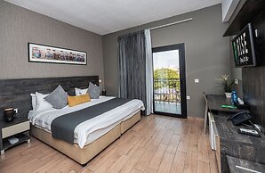 Rise Urban Art Hotel