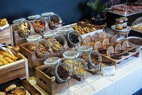 Rise Urban Art Hotel