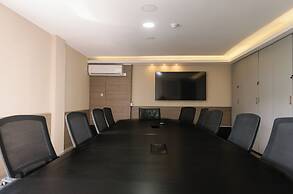 Rise Urban Art Hotel