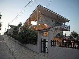 Apollo Apartments & Studios