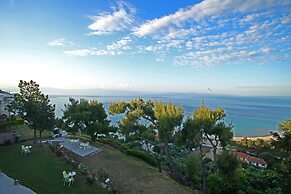 Apollo Apartments & Studios