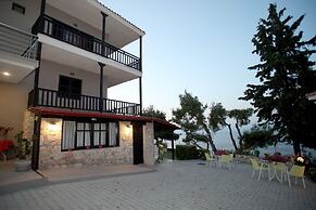 Apollo Apartments & Studios