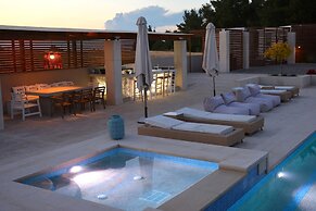 Niovi Boutique Apartments