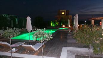 Niovi Boutique Apartments